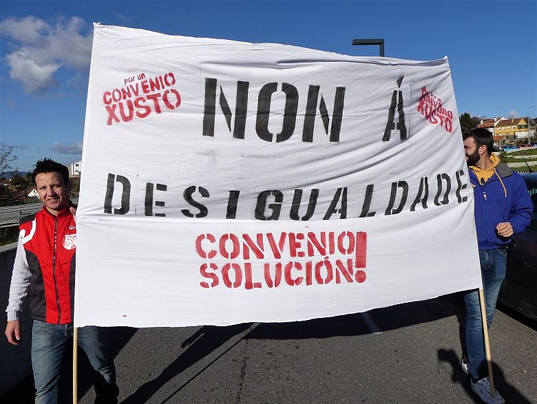 17-11-29 ProtestaMantementoCunqueiro08.JPG